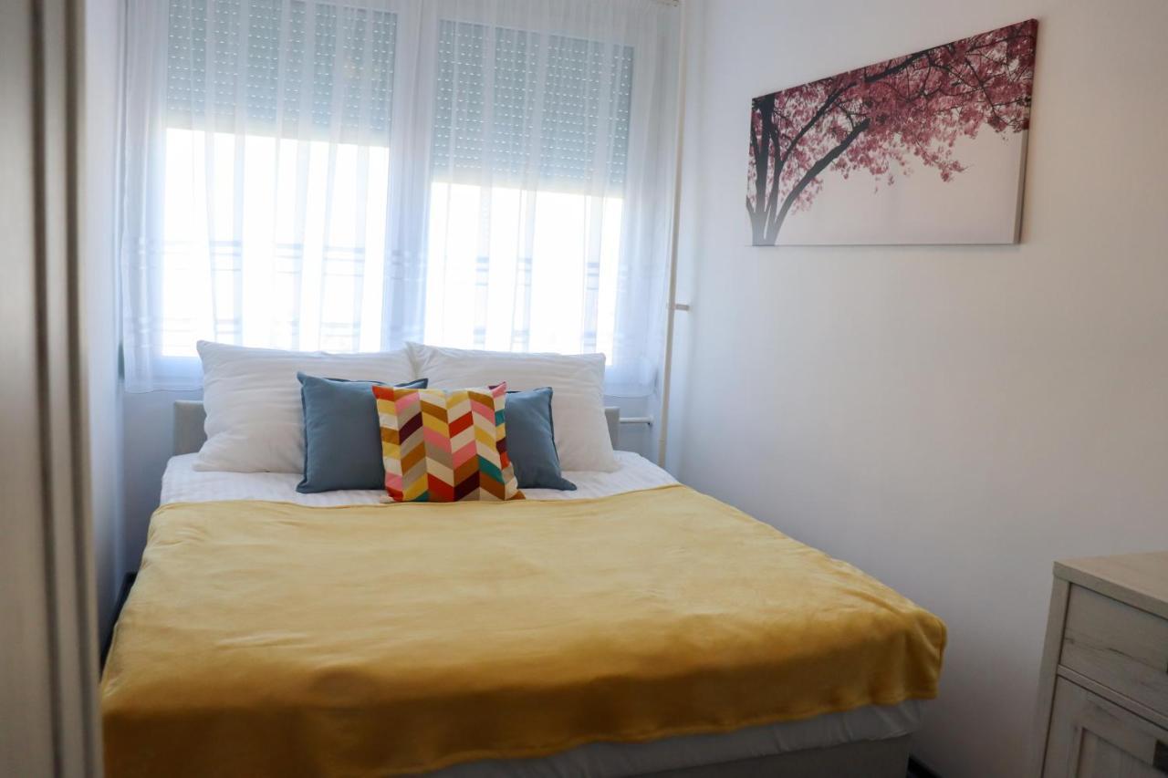 Апартаменты Krisztina Apartman Шальготарьян Экстерьер фото